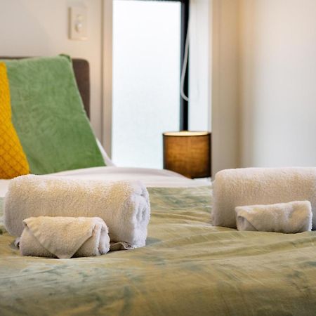 Serene Living 2 Bed With Carpark Christchurch Buitenkant foto