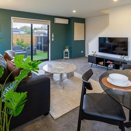 Serene Living 2 Bed With Carpark Christchurch Buitenkant foto