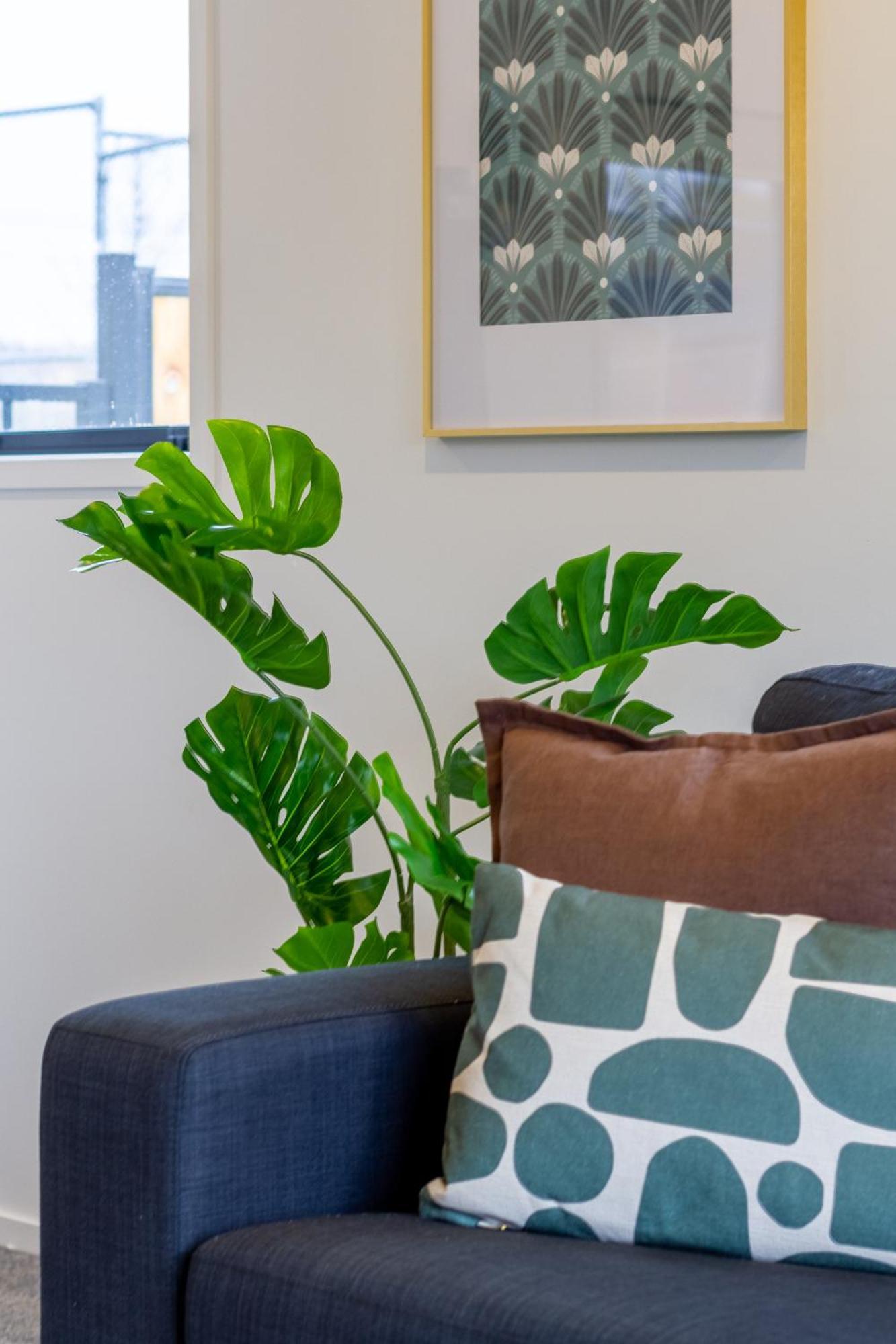 Serene Living 2 Bed With Carpark Christchurch Buitenkant foto
