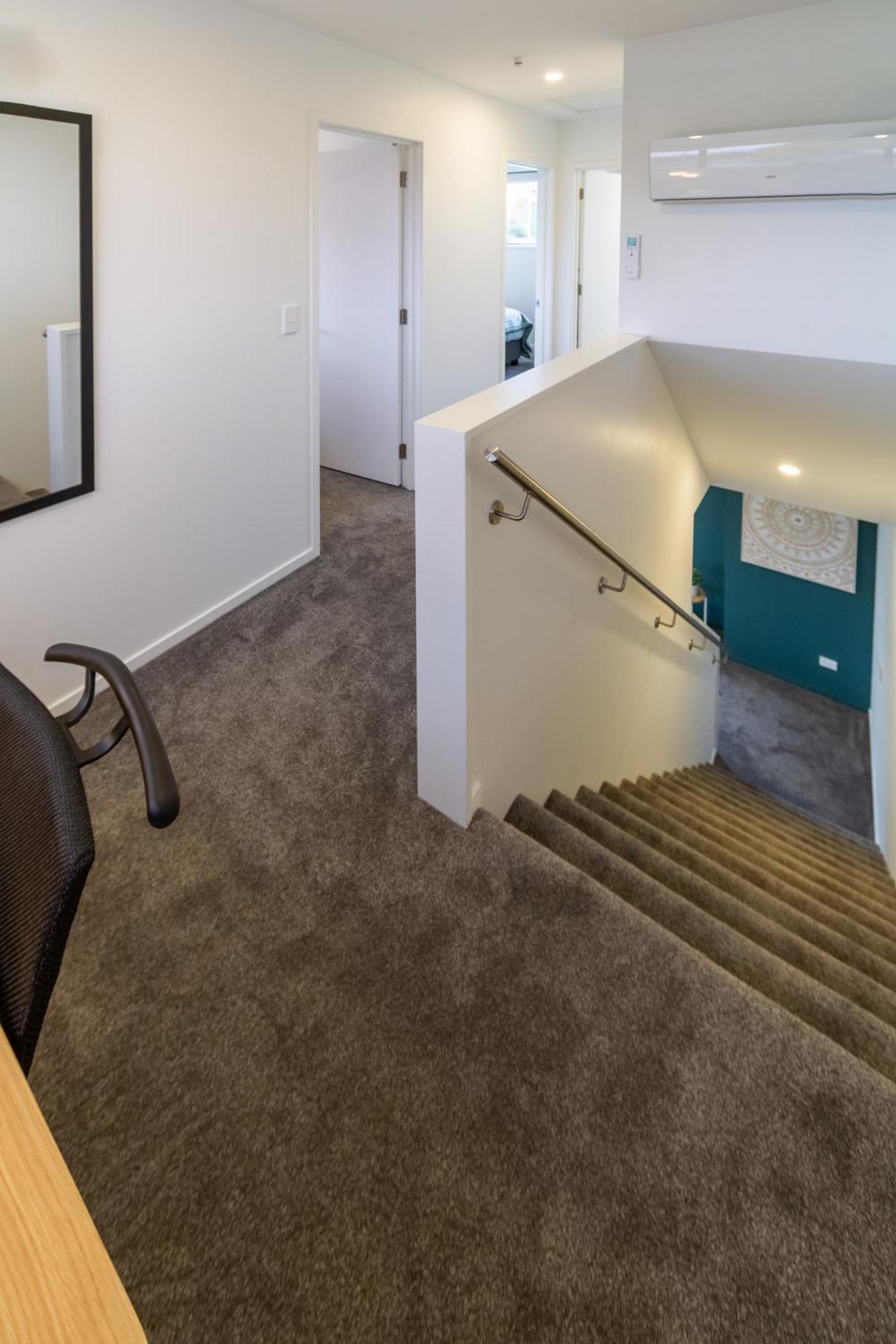 Serene Living 2 Bed With Carpark Christchurch Buitenkant foto