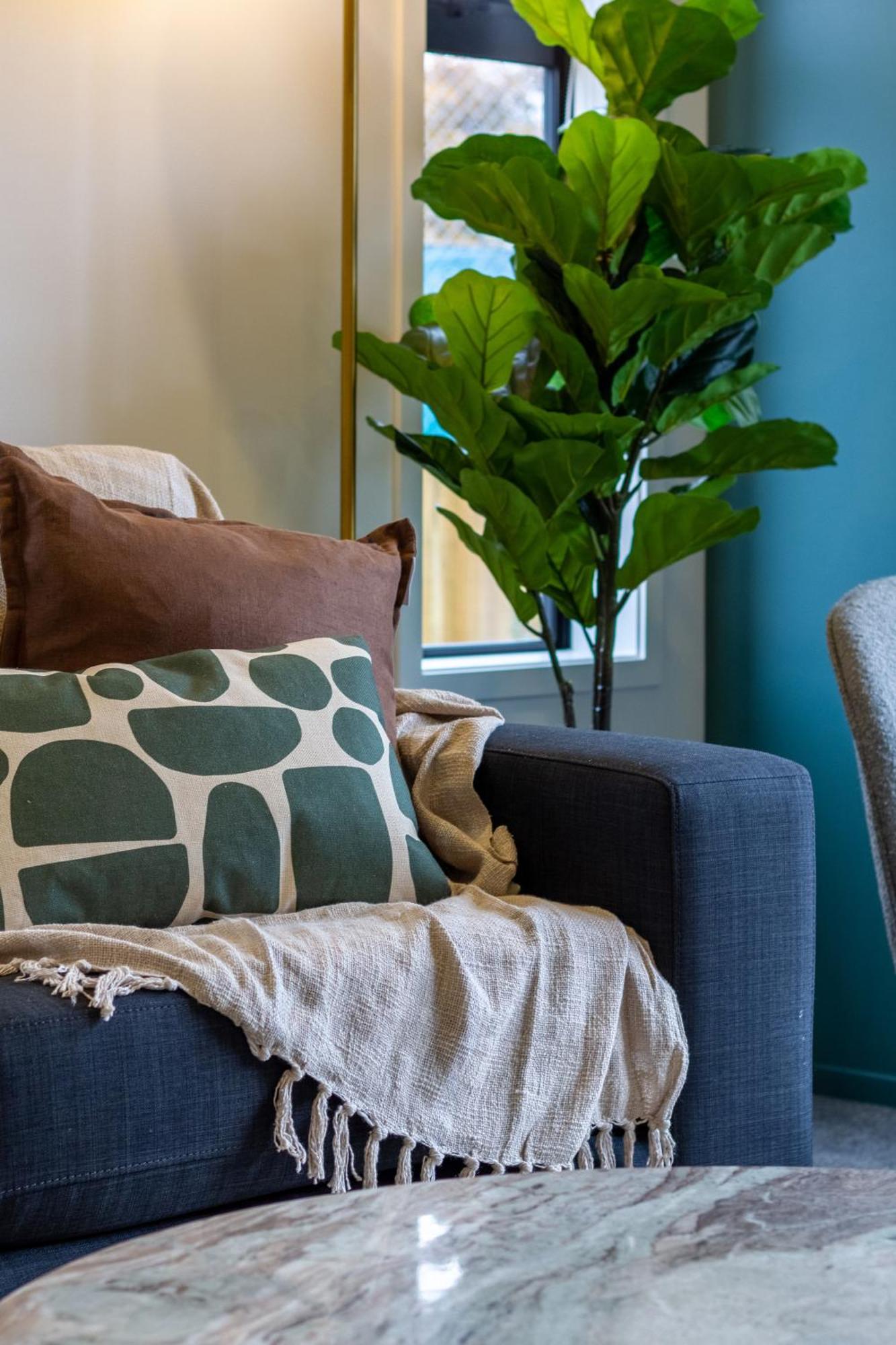 Serene Living 2 Bed With Carpark Christchurch Buitenkant foto