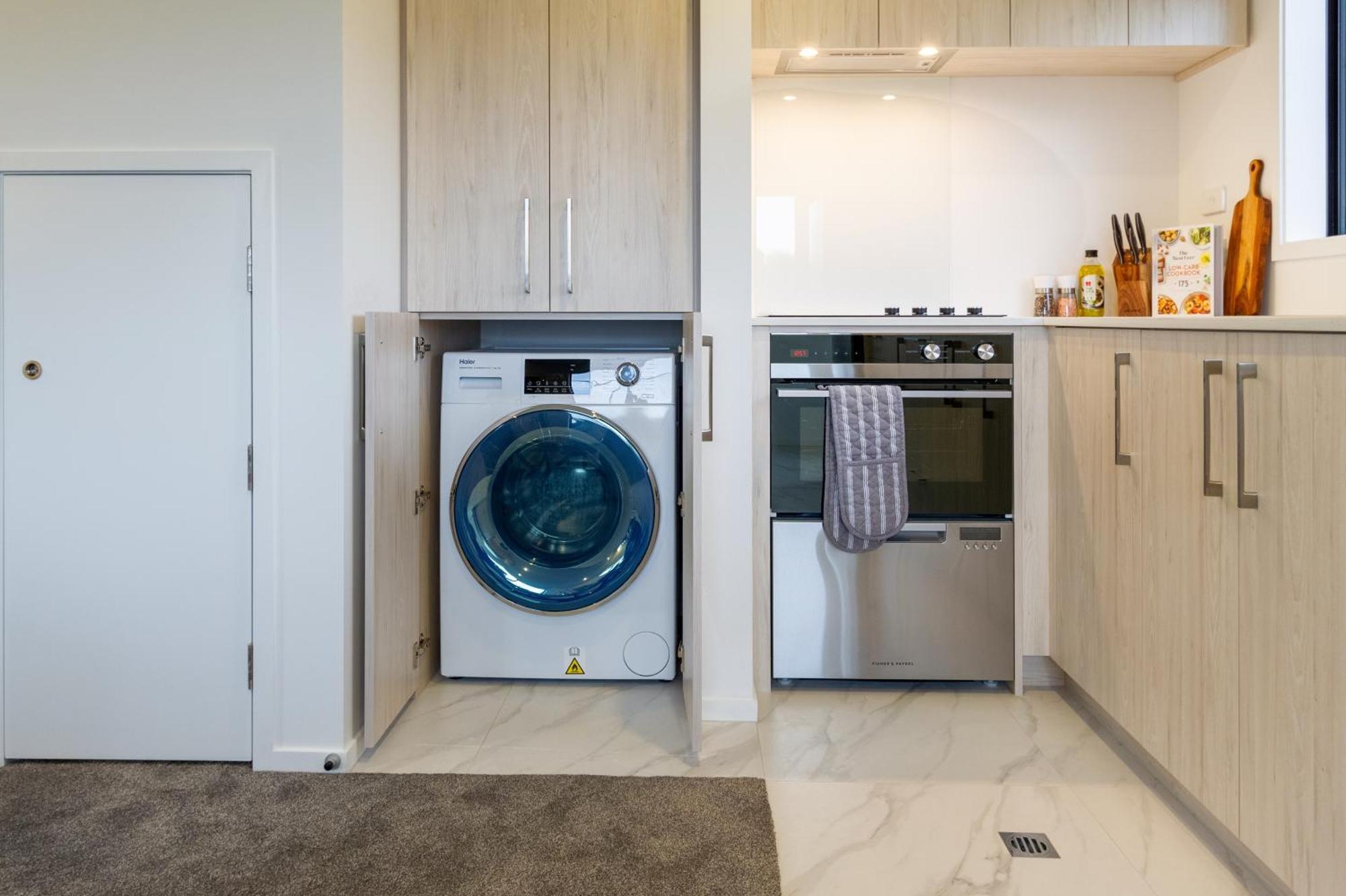 Serene Living 2 Bed With Carpark Christchurch Buitenkant foto
